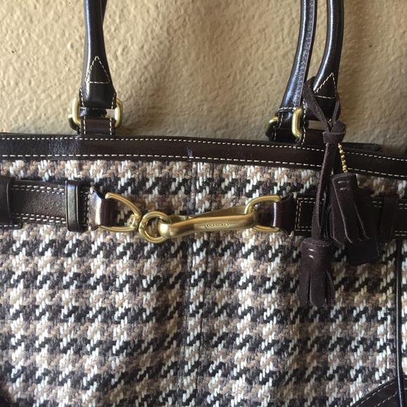 Coach Houndstooth Tweed & Suede Hamptons Handbag - Picture 2 of 8